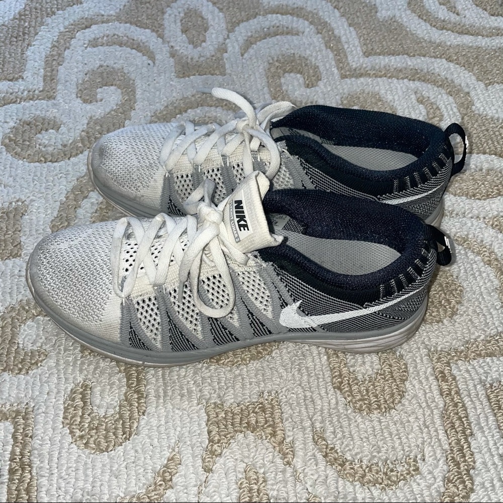 Nike Flyknit Lunar 2 black white women’s sneakers